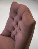 نمایی از صندلی کلودیا شکلاتی