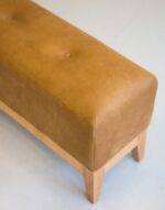 نمایی از نیمکت کارن خردلی