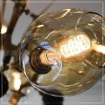 عکسی زیبا از جزئیات لامپ لوستر VL2136