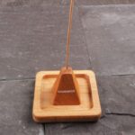 نمایی از جای عود چوبارو M46 که یک عود در آن است.