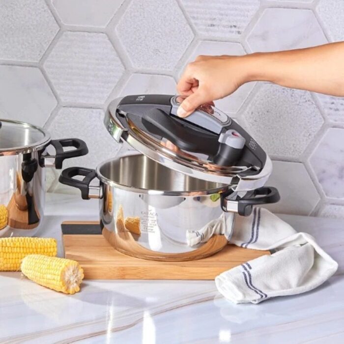 یک عکس از زودپز دو قلو 4 و 6 لیتری کاراجا Perfect مشکی