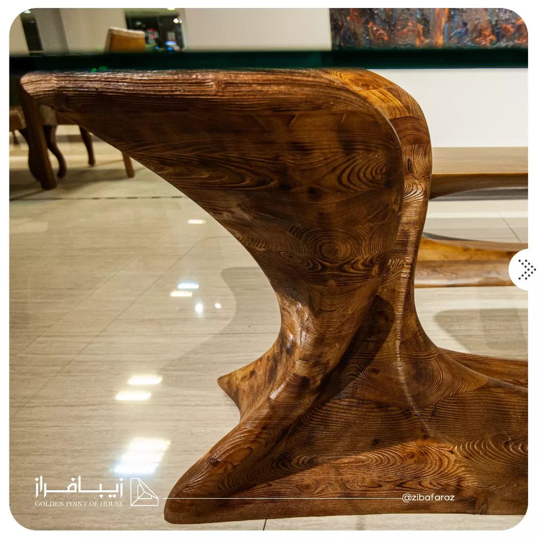 نمایی از چوب باکیفیت در میز romohome