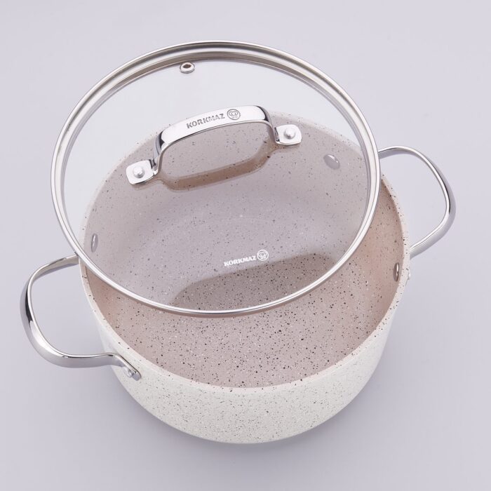 نمایی از یکی از ظروف سرویس 7 پارچه غذاپز گرانیتا جدید کرکماز رنگ بژ